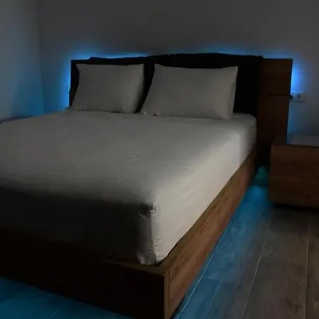 Rustic Private W/ King Bed In Naxos