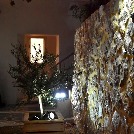 Rustic Private W/ King Bed In Naxos